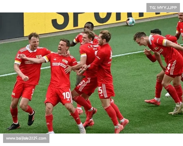 雪中激战：德甲柏林联合主场草皮加热系统故障，比赛一度中断